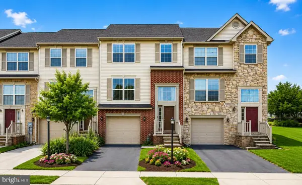 95 Colonial Dr, HANOVER, PA 17331