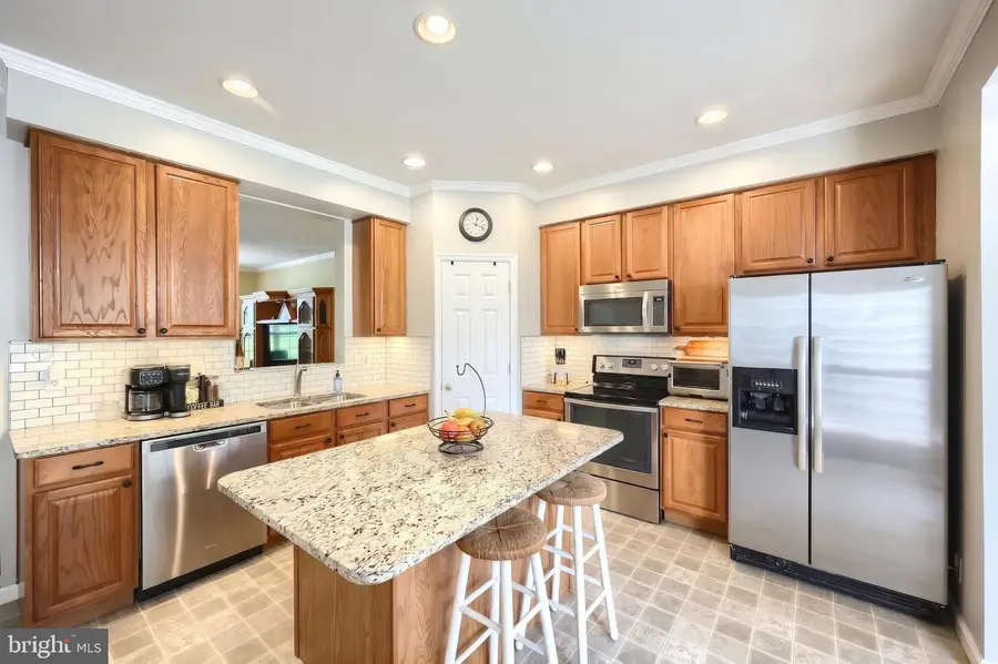 95 Colonial Dr, Hanover, PA 17331 - #2