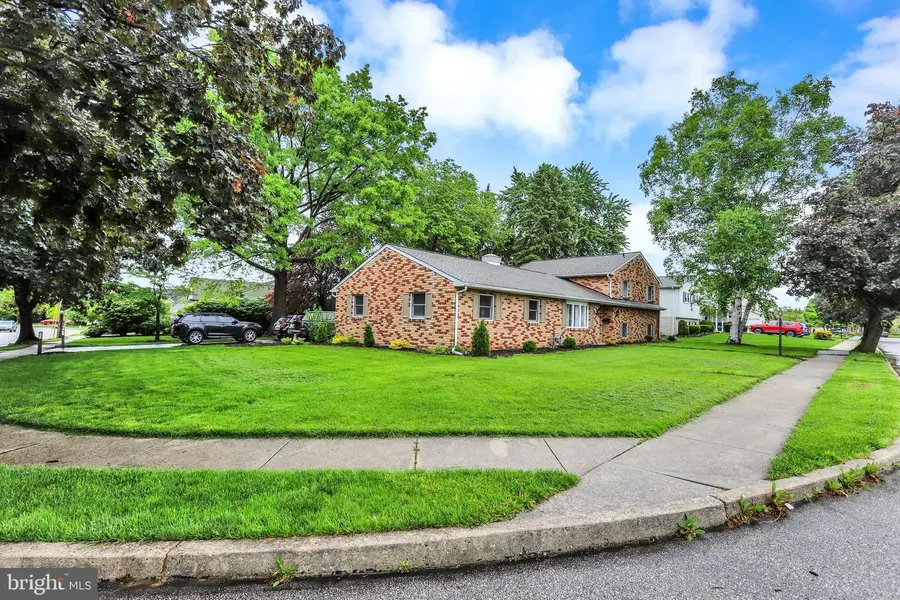 406 Clearview Rd, Hanover, PA 17331 - #2