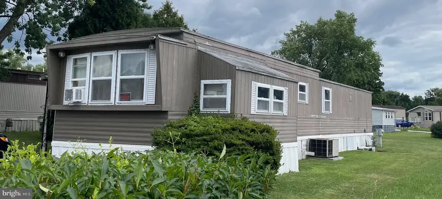 114 Starview Blvd, Mount Wolf, PA 17347 - #2