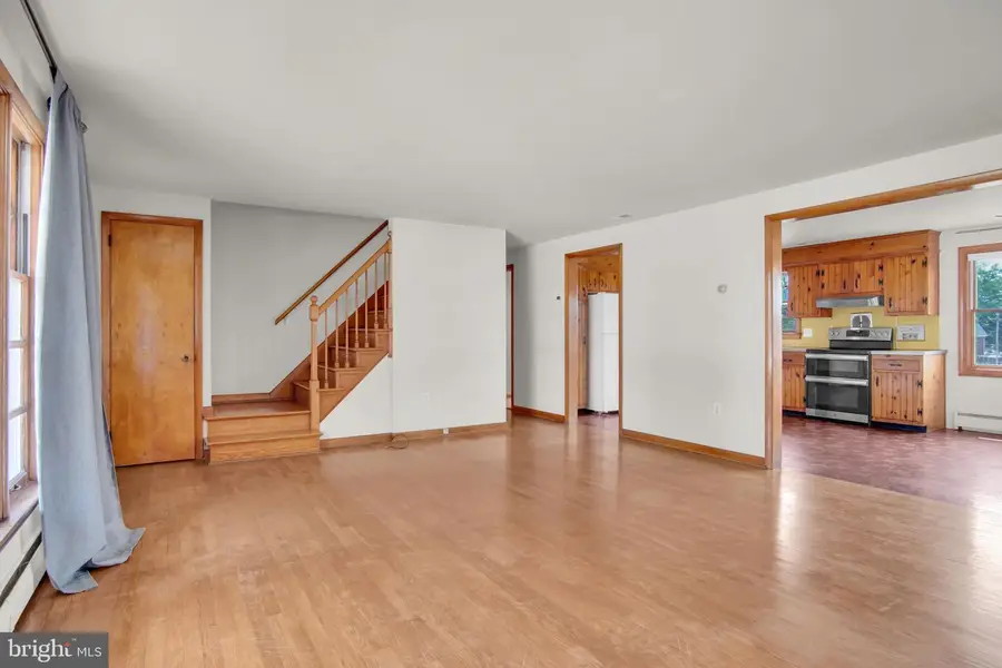 130 W Highland Ave, Spring Grove, PA 17362 - #2