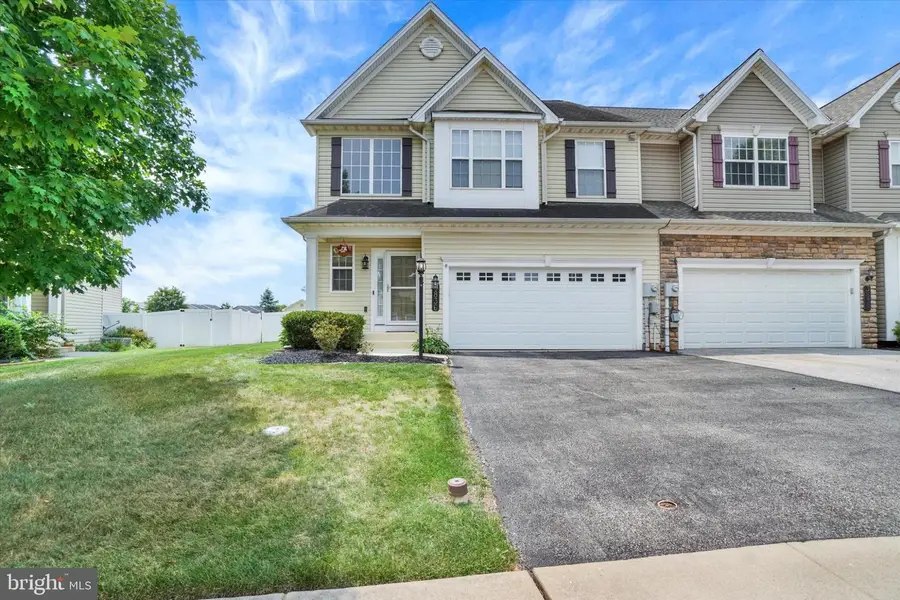 3836 Kings Ln, Dover, PA 17315 - #2