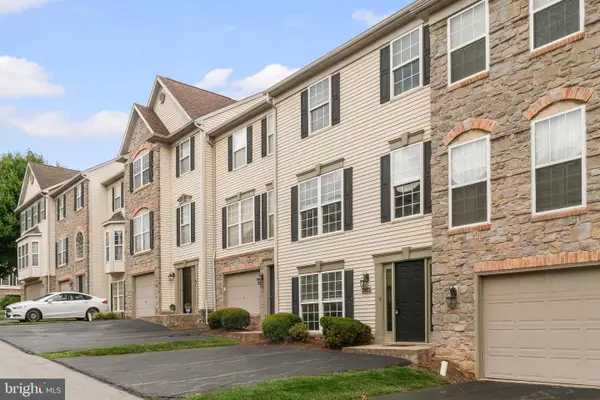 2711 Hunt Club Dr #62, YORK, PA 17402