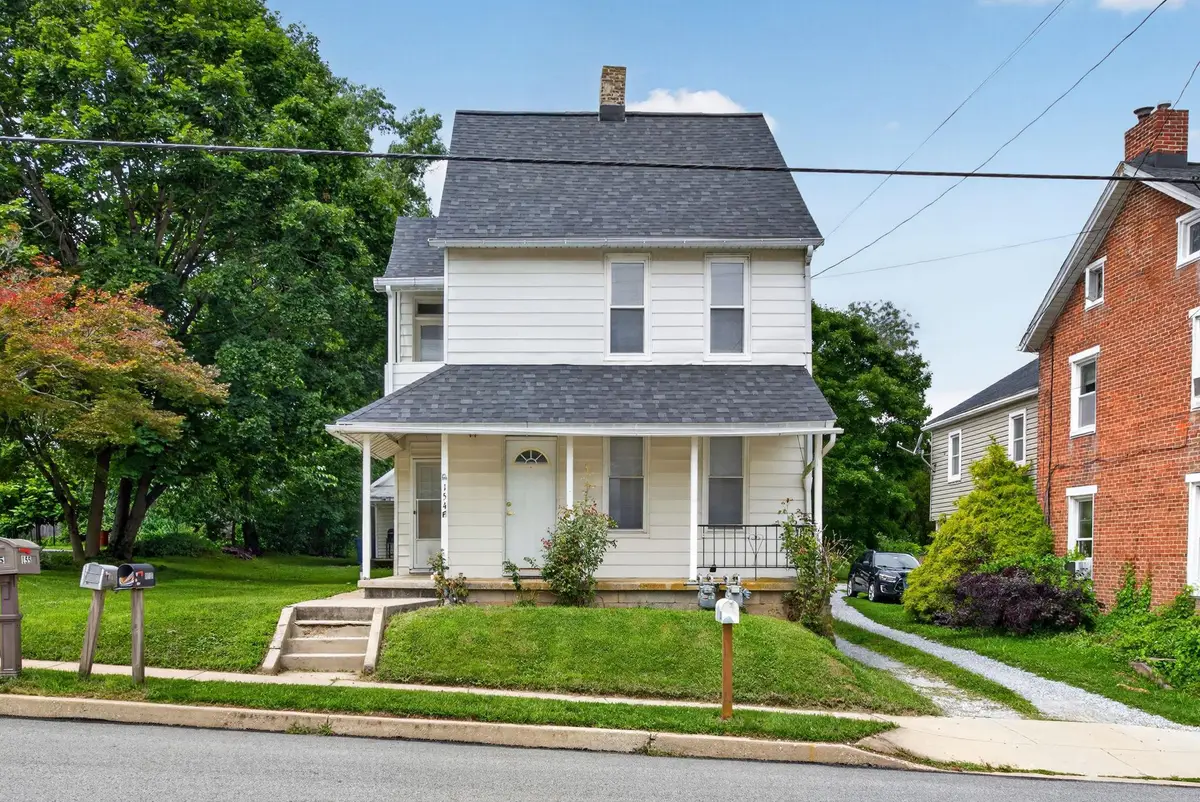 154 S Main St, Seven Valleys, PA 17360 - #1