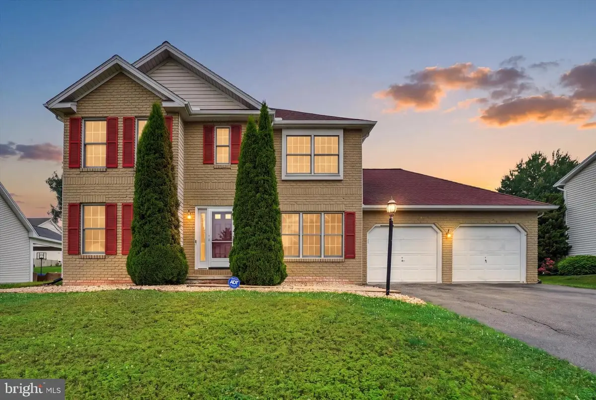 2720 Sparrow Dr, York, PA 17408 - #1