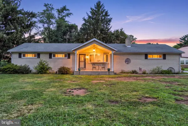 2365 Wilt Dr, YORK, PA 17408