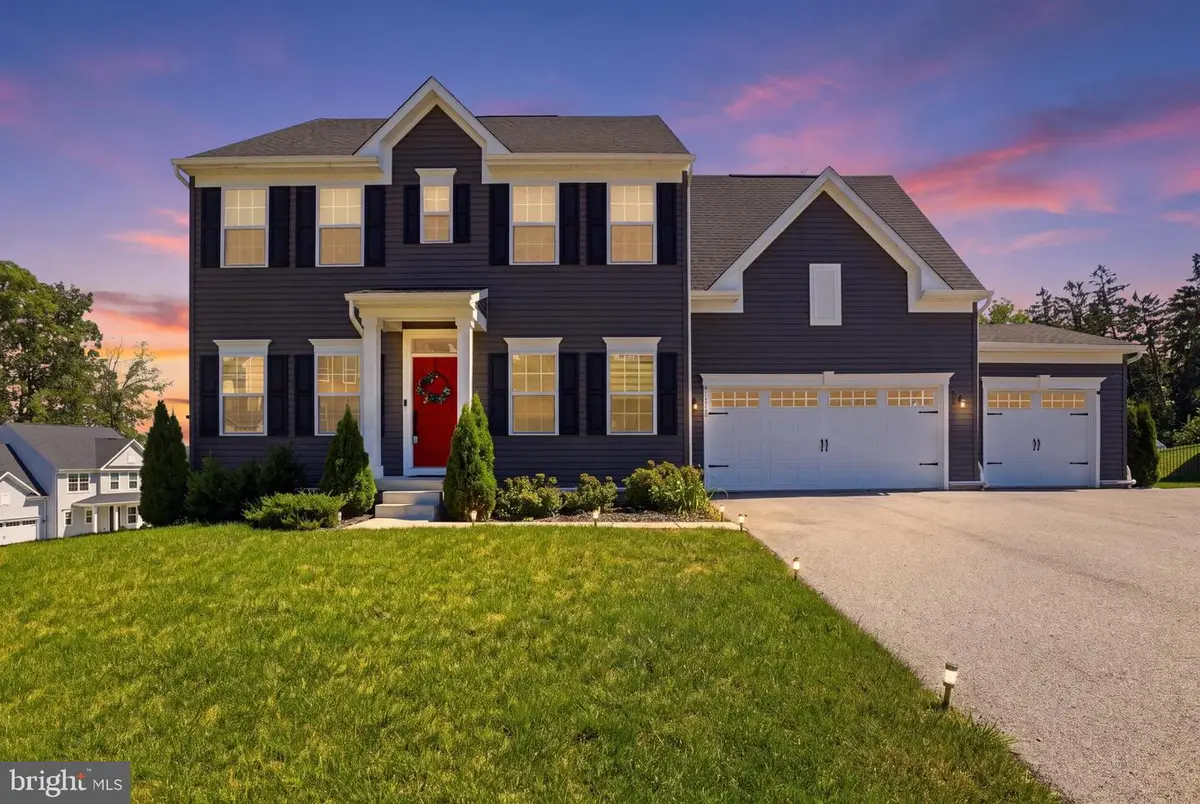 302 Greenwood Rd, Spring Grove, PA 17362 - #1