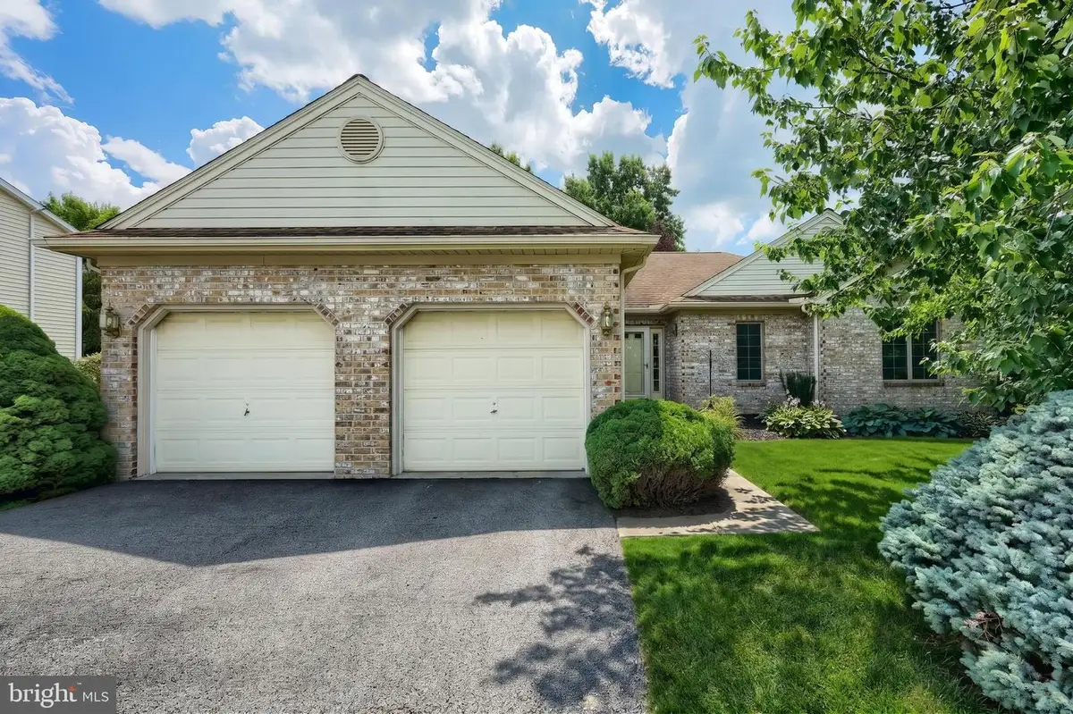 2874 Sparrow Dr, York, PA 17408 - #1