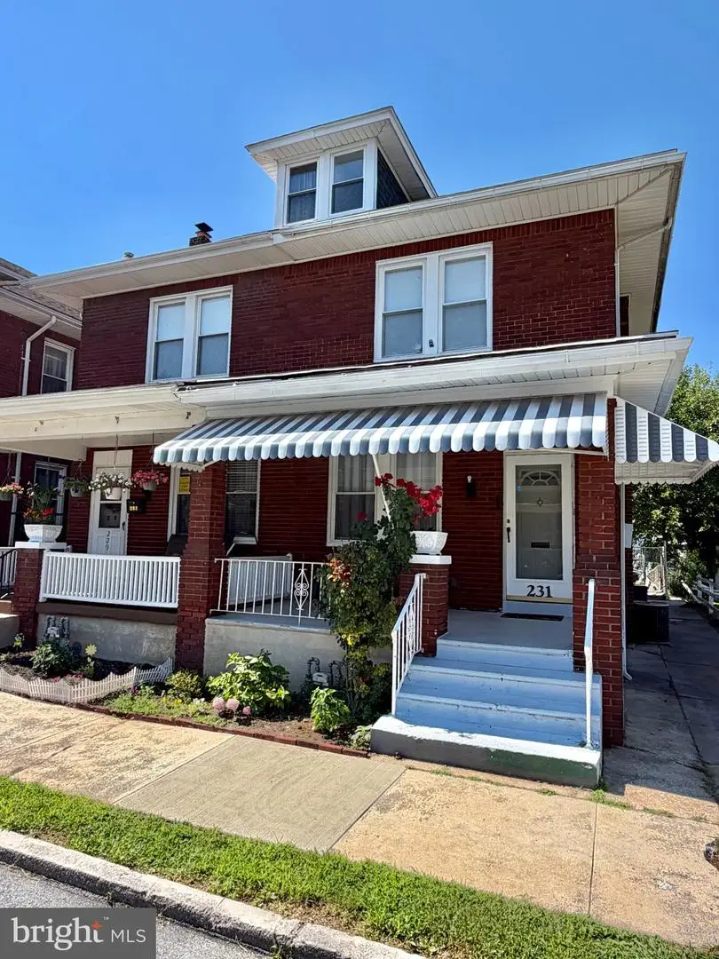 231 Harding Ct, York, PA 17403 - #1