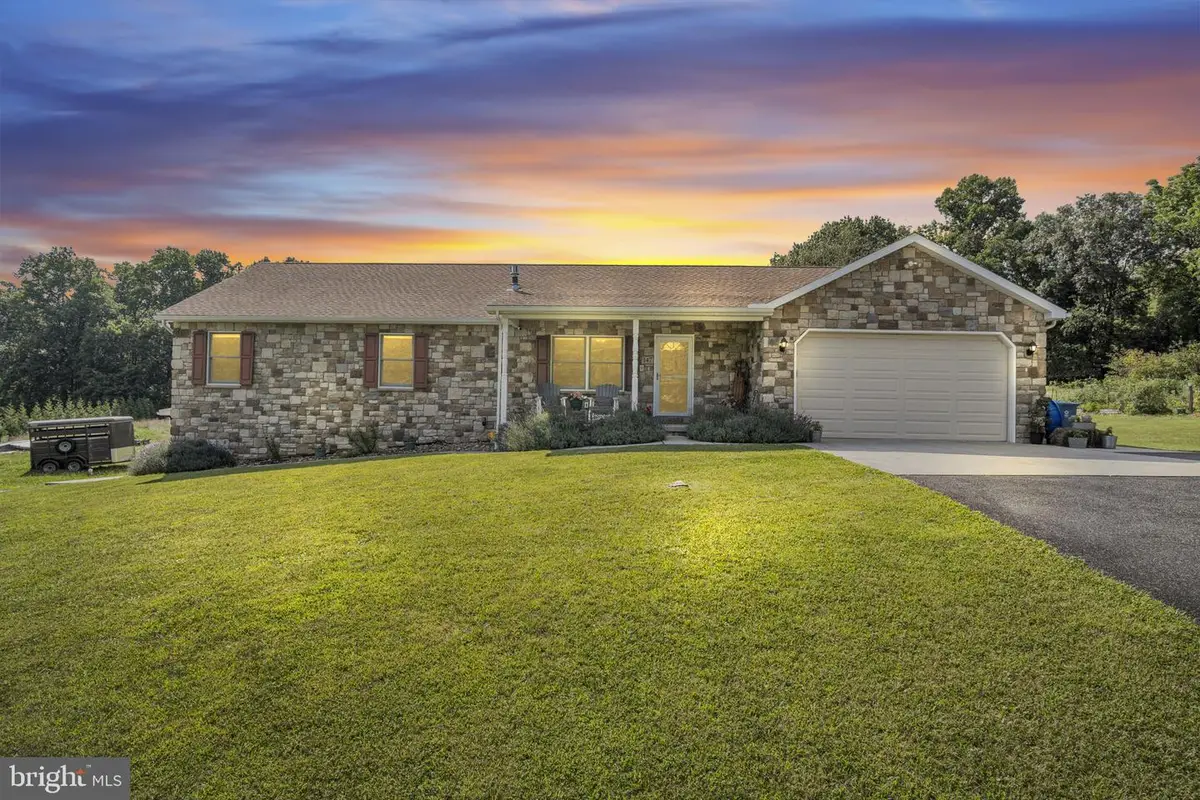 147 Whiskey Springs Rd, Dillsburg, PA 17019 - #1