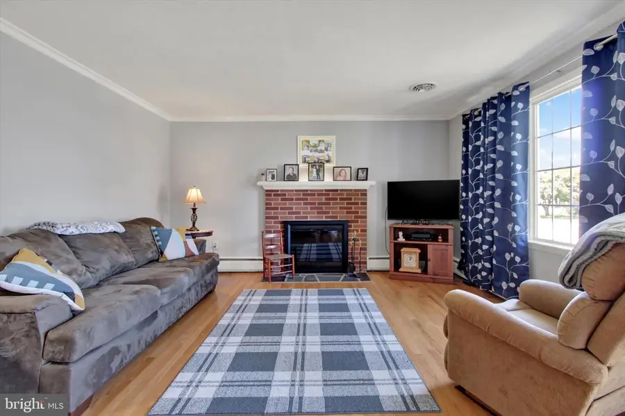 111 N 6th St, Mount Wolf, PA 17347 - #3