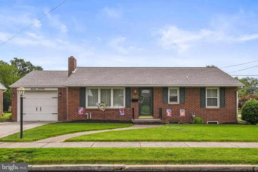 720 Mccosh St, Hanover, PA 17331 - #2
