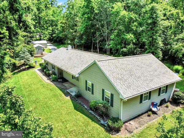 30 Lakeview Ct, WELLSVILLE, PA 17365