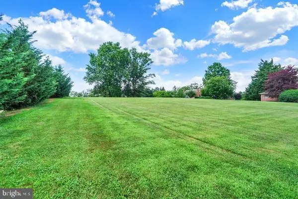1983 High St, YORK, PA 17408