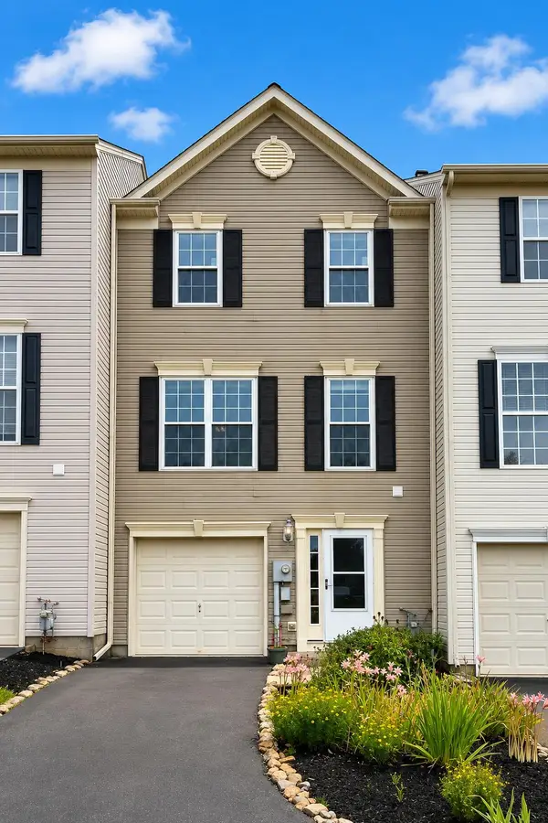 266 Country Ridge Dr, RED LION, PA 17356