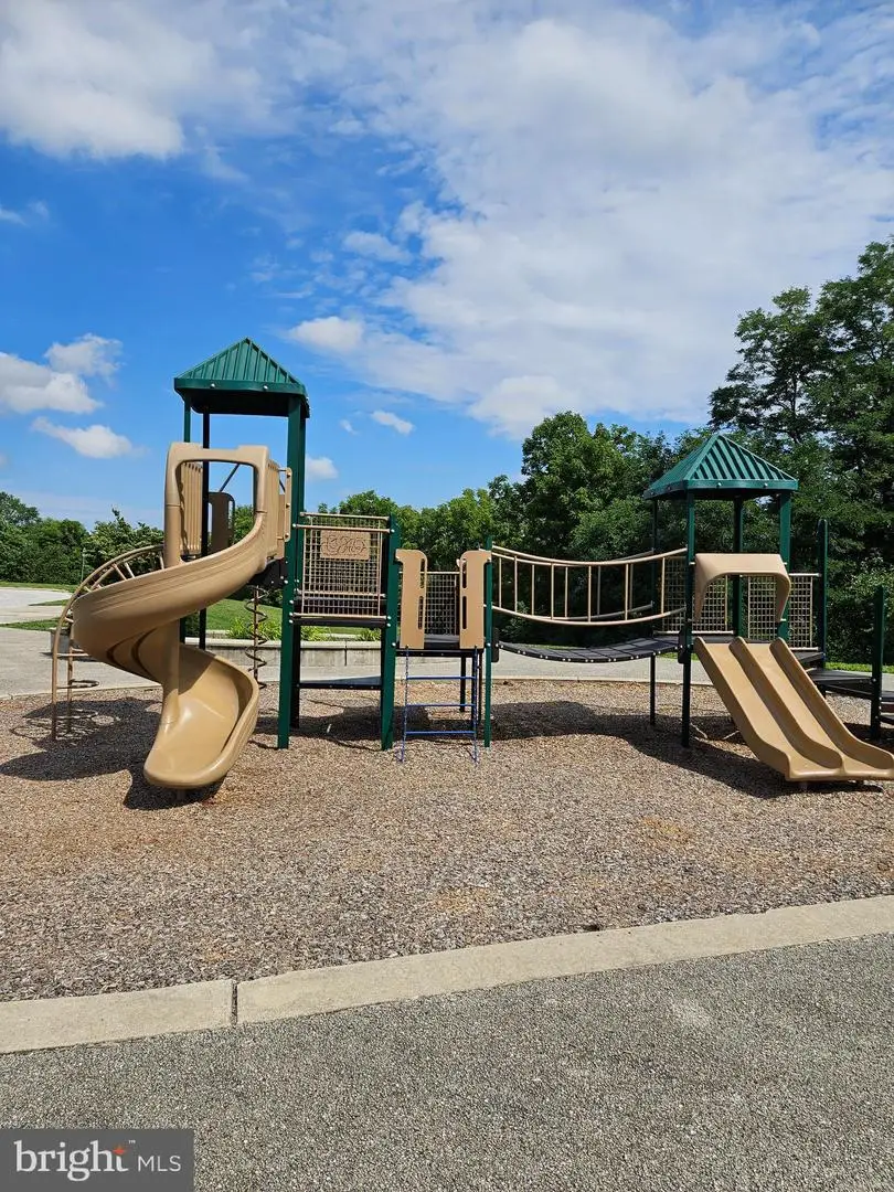 1192 Ledge Dr, York, PA 17408 - #2