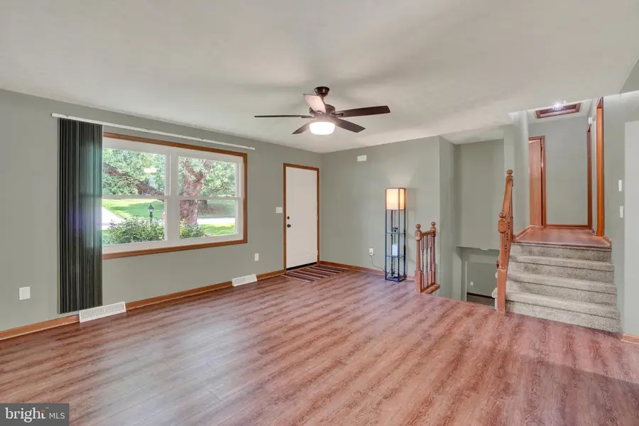 15 Loop Dr, Hanover, PA 17331 - #2