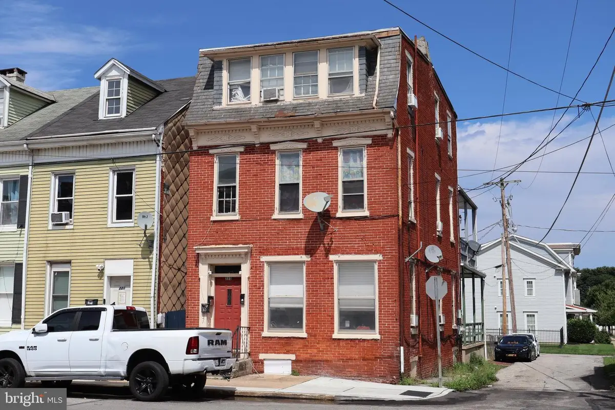 223 S Penn St, York, PA 17401 - #1