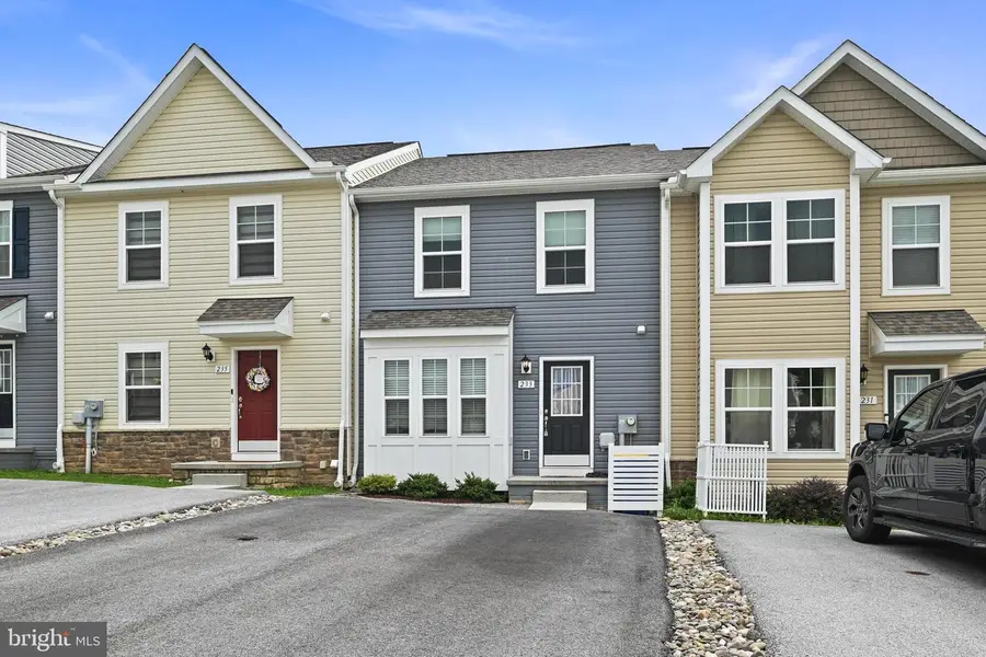 233 Homestead Dr, Hanover, PA 17331 - #3