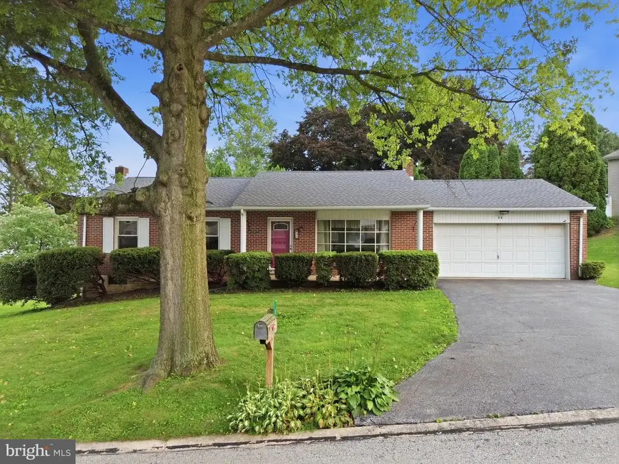 32 Strassburg Cir, Shrewsbury, PA 17361 - #3