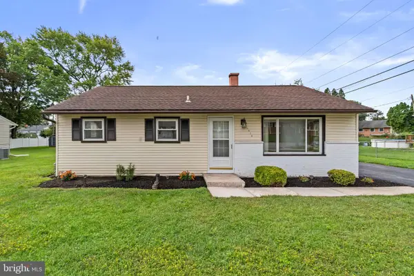 3818 Oakleigh Dr, YORK, PA 17402