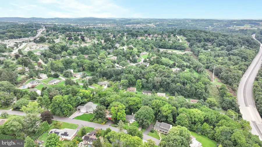 116 Scarboro Dr, York, PA 17403 - #3
