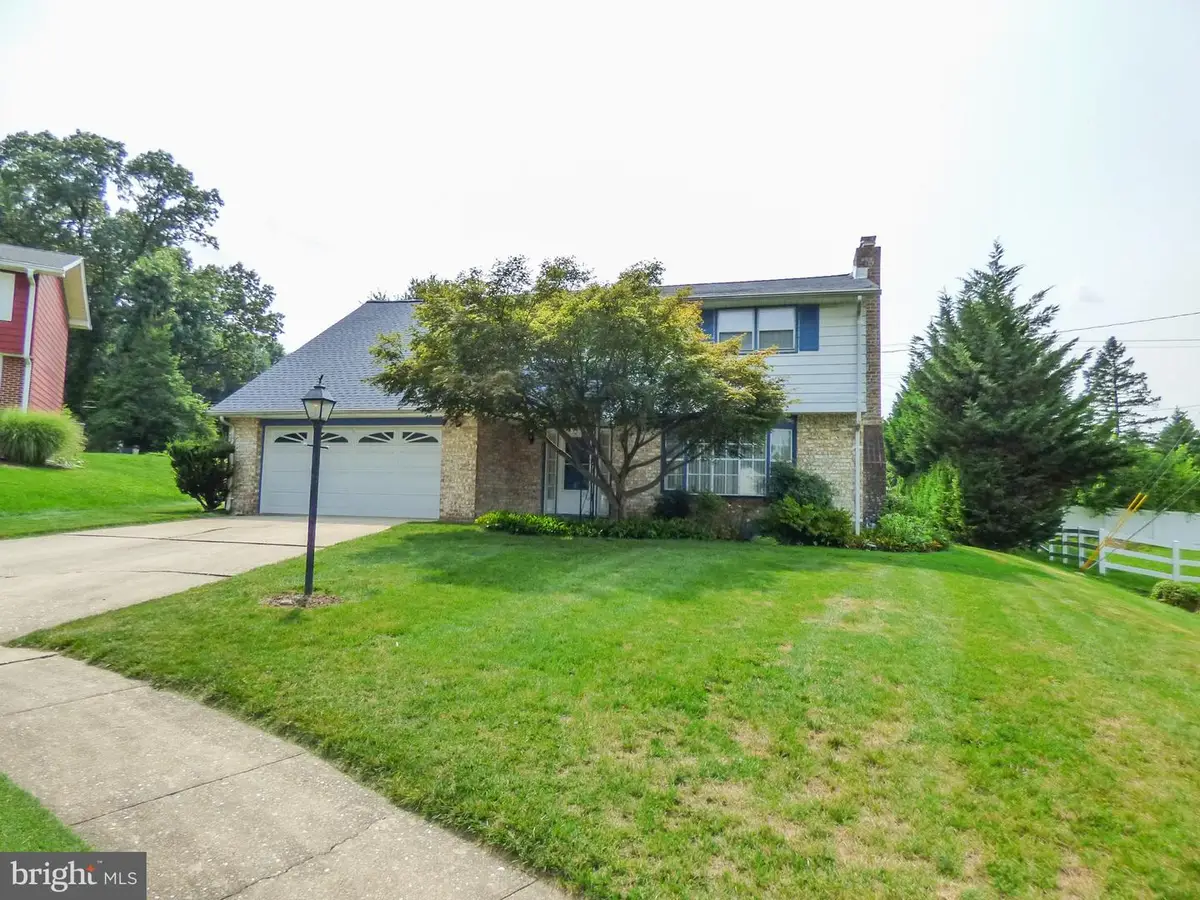 410 Folkstone Ct, York, PA 17402 - #1