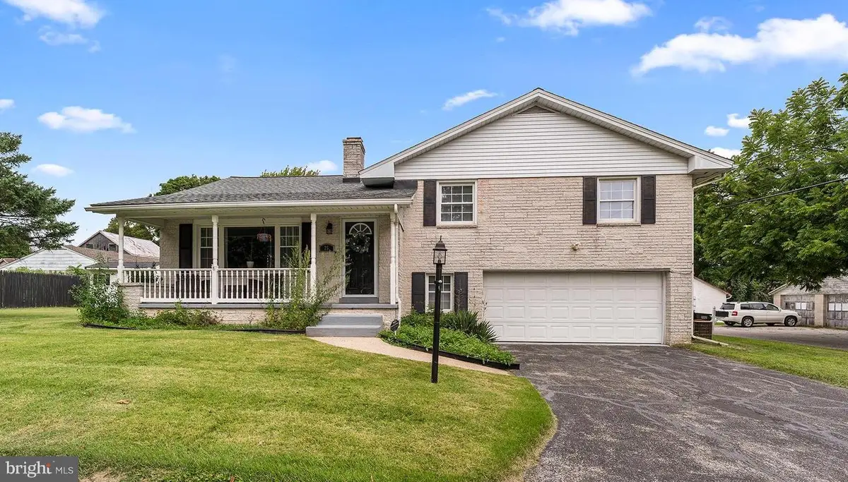 25 W Maple Ave, Shrewsbury, PA 17361 - #1