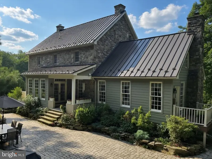 1278 Glatco Lodge Rd, Hanover, PA 17331 - #3