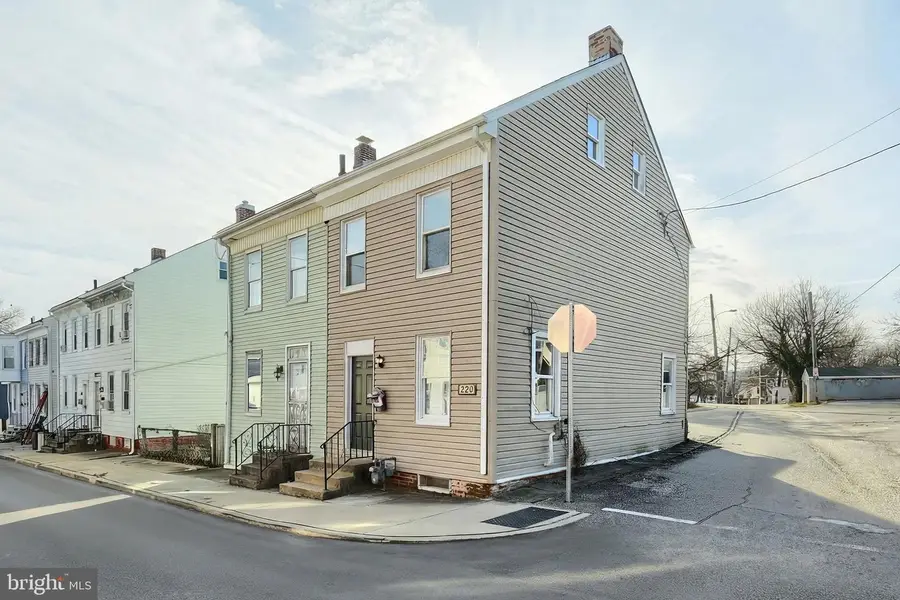 220 Grantley St, York, PA 17401 - #2