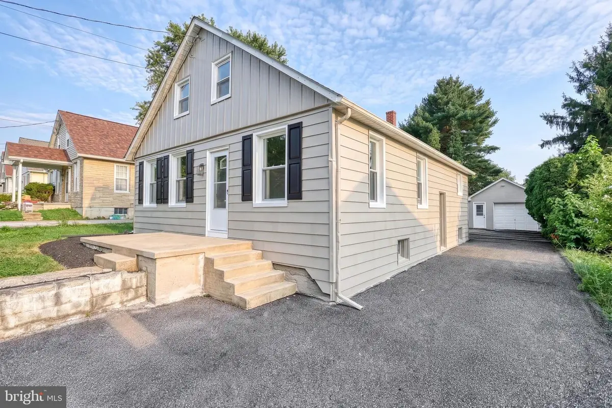 16 E Tolna Rd, Shrewsbury, PA 17361 - #1
