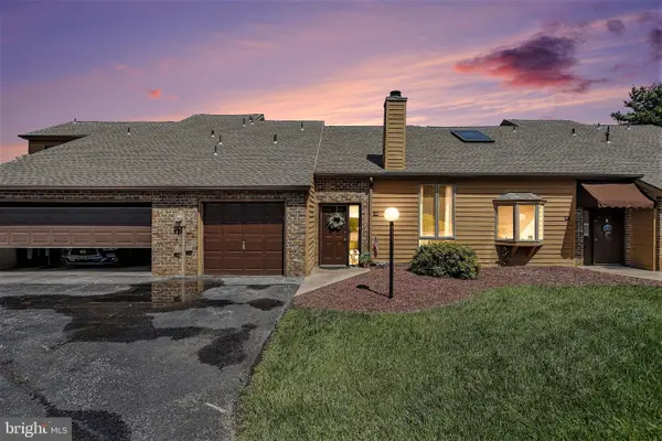 98 Westview Mnr #98, YORK, PA 17408