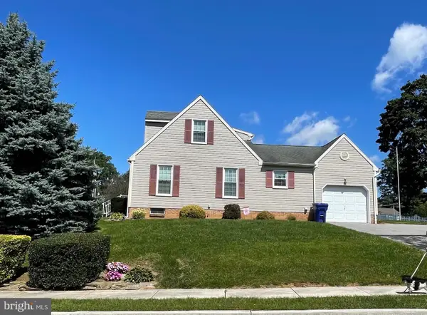 2201 Pleasant View Dr, YORK, PA 17406