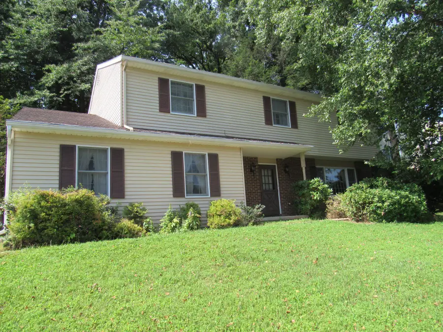 621 Ensminger Dr, York, PA 17407 - #3