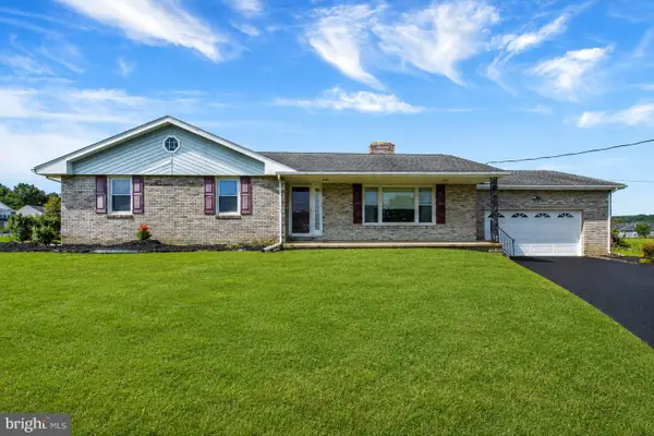 60 Yoe Dr, RED LION, PA 17356