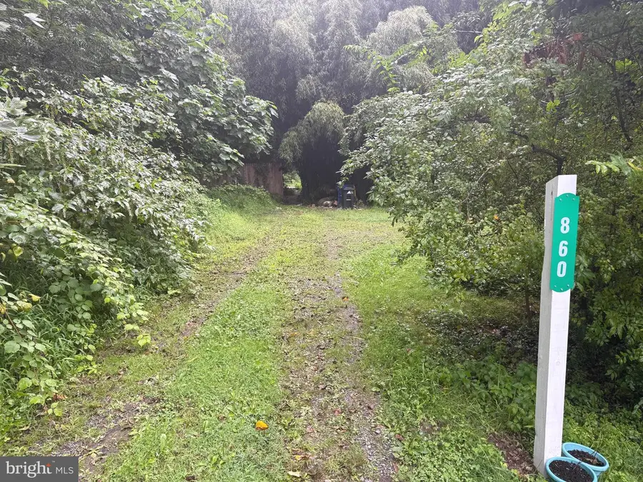 860 Conewago Ave, Manchester, PA 17345 - #2