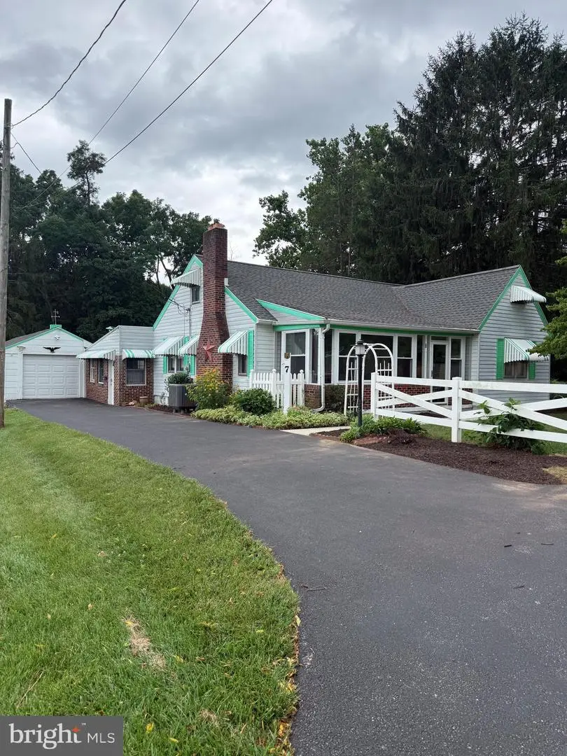 7 Pine St, Dillsburg, PA 17019 - #1