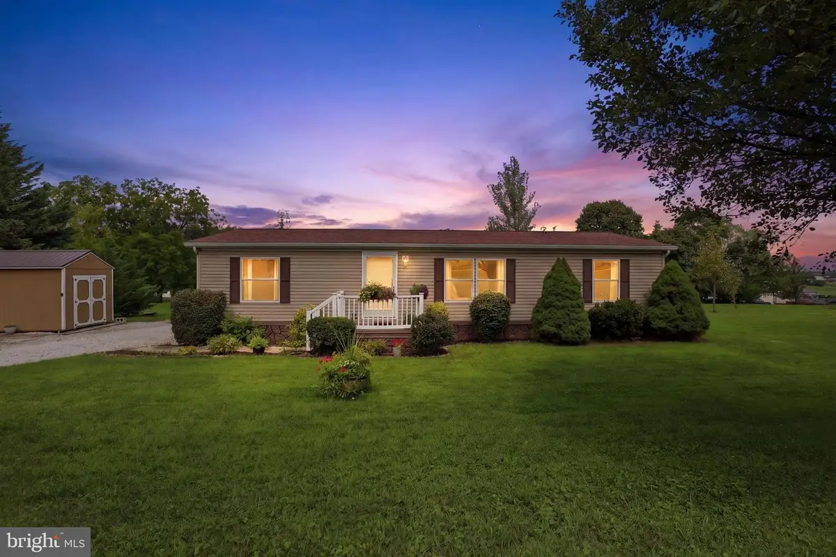 13 Crest Hill Ln, Red Lion, PA 17356 - #1