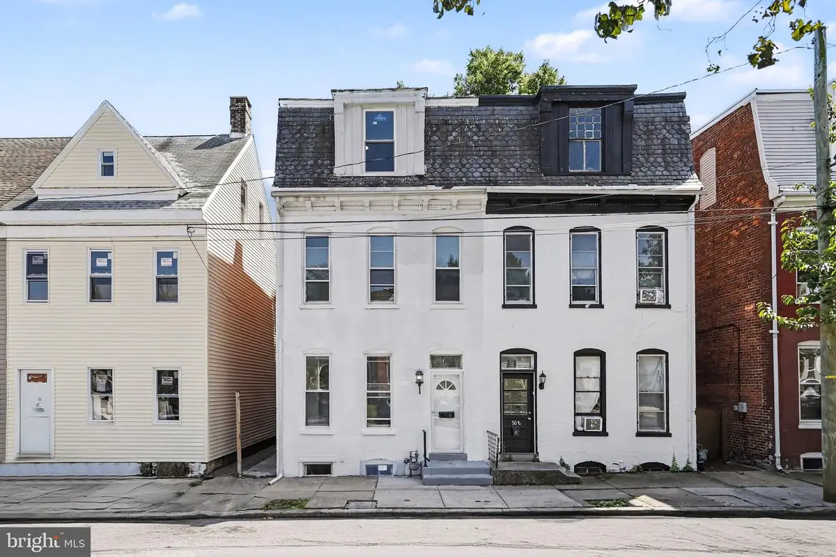 306 W North St, York, PA 17401 - #1
