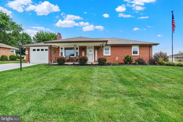 3005 Imperial Dr, DOVER, PA 17315