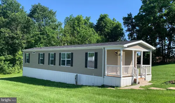 2746 Genna Cir, DOVER, PA 17315