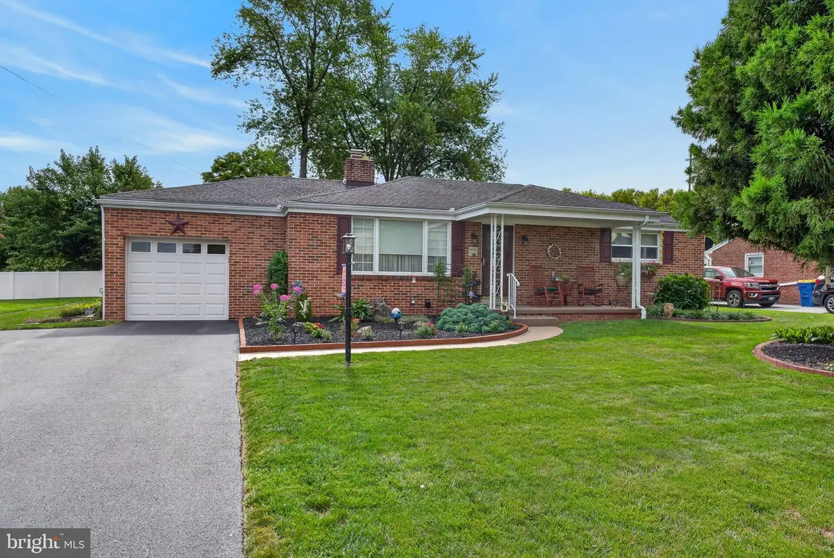 2274 Maple Rd, York, PA 17408 - #1