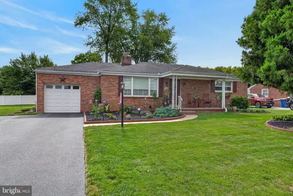 2274 Maple Rd, YORK, PA 17408