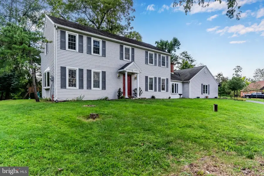 8 Holly Dr, New Cumberland, PA 17070 - #2
