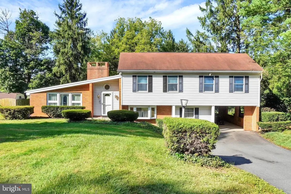 4174 Wilshire Dr, York, PA 17402 - #1