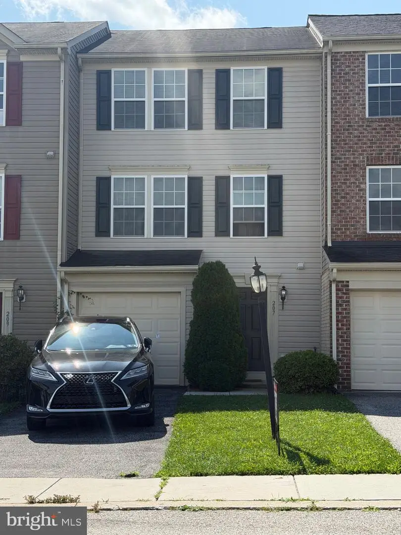 207 Ridge View Ln, Hanover, PA 17331 - #2