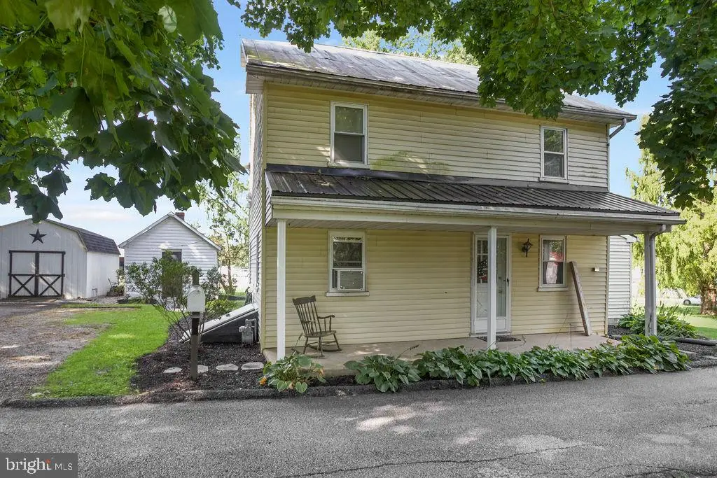 10 Park St, Seven Valleys, PA 17360 - #1