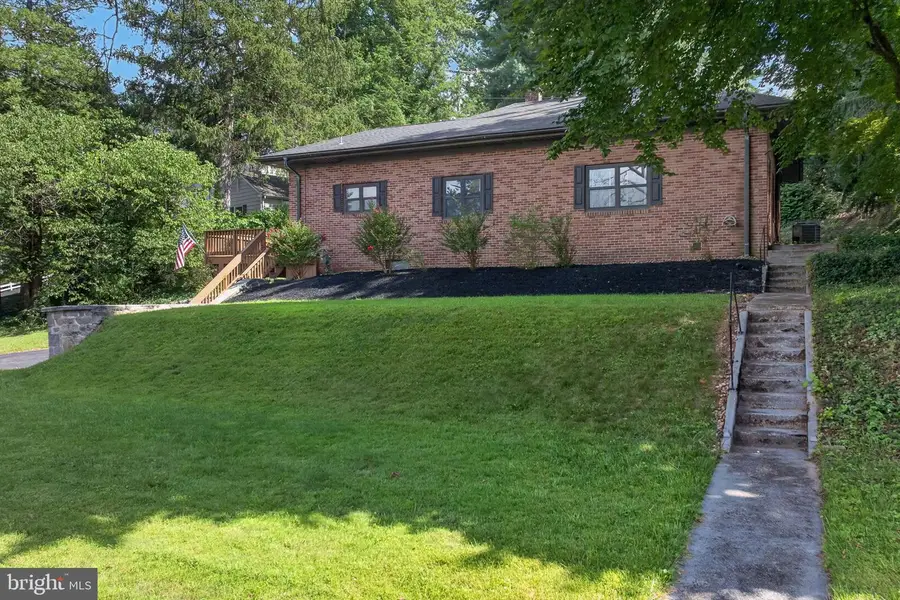 914 Somerset Ln, York, PA 17403 - #3