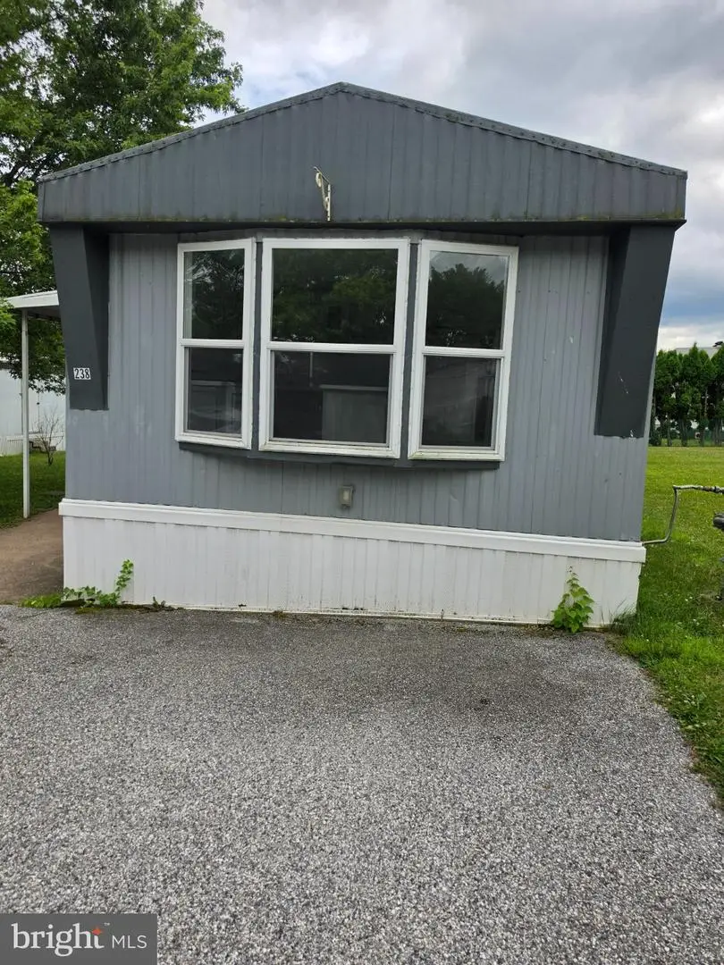 238 Waldorf Dr, York, PA 17404 - #1