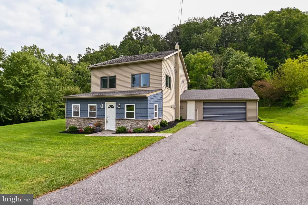 1734 Hametown Rd, Glen Rock, PA 17327 - #1